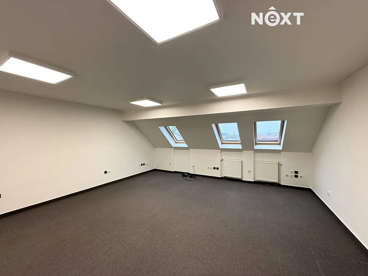 Pronájem kanceláře 77 m²